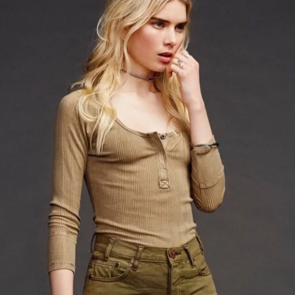 We The Free Jill Tan Henley Top Women’s Sz L